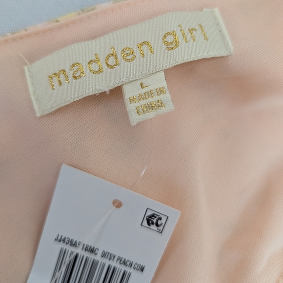 Madden Girl Ditsy Peach Floral Smocked V Neck Puff Sleeve Blouse - Picture 9 of 10